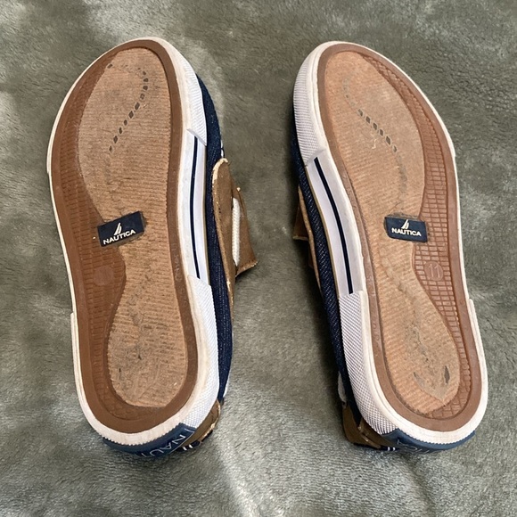 Toddler boy Nautica Navy and Tan Boat Shoes - Picture 3 of 5